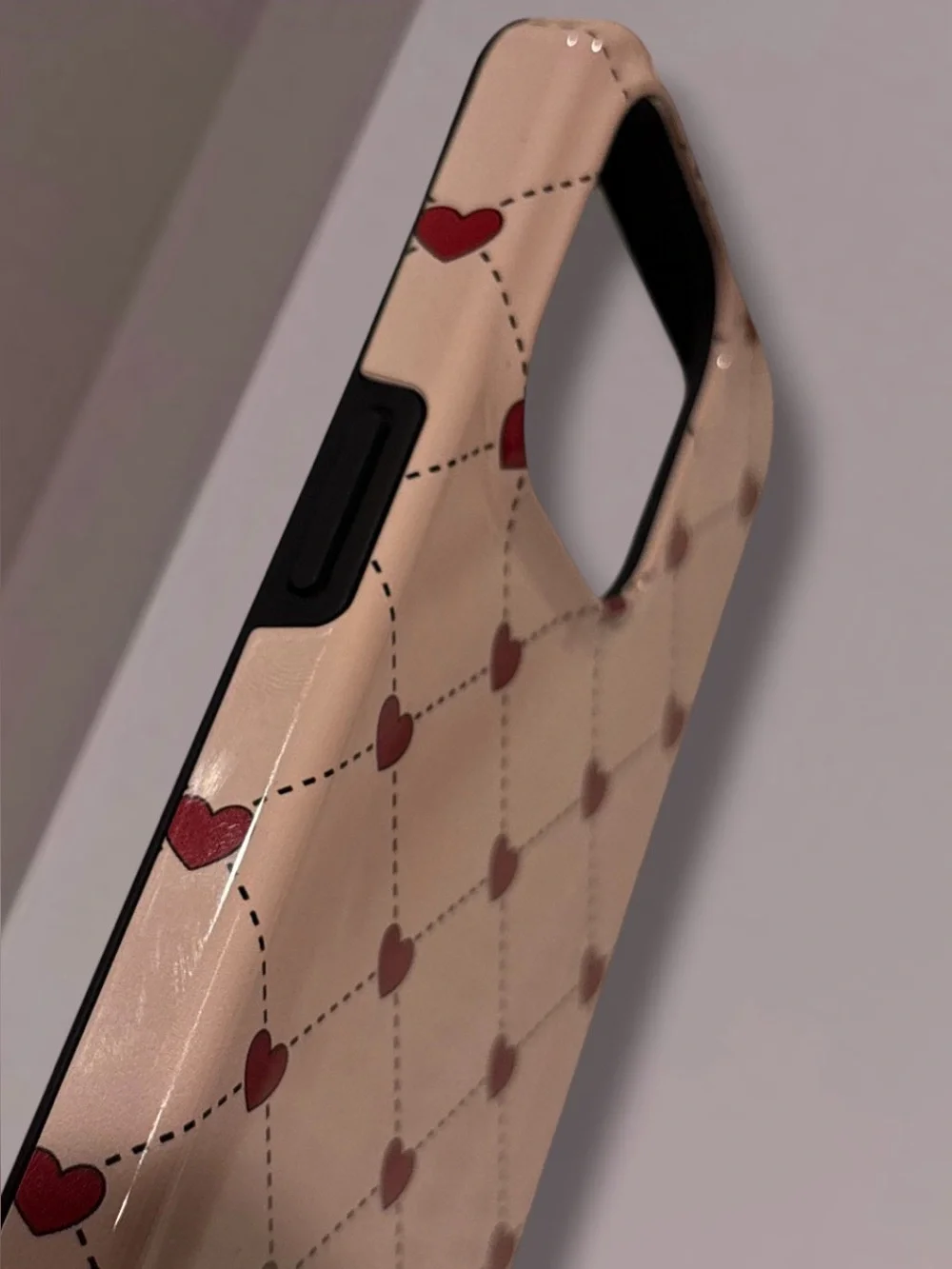 BURGA Red Heart Lattice Tough Case iPhone 15 Pro + Dust Bag